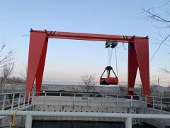 <b>高温环境下抓斗龙门吊耐火防护措施有哪些</b>