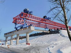 <b>广东阳江公路架桥机的同步行走系统如何协调运作</b>