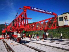 <b>湖北天门铁路架桥机为什么要配备双动力驱动系统</b>