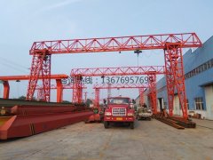 <b>甘肃白银龙门吊厂家 100吨提梁机有现货</b>