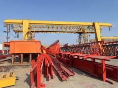<b>龙门吊在船舶制造与维修中扮演何种角色</b>